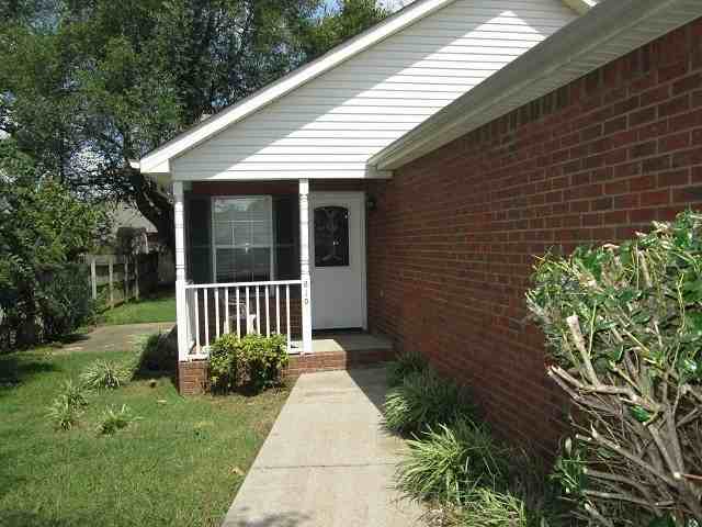 610 Freedom Ct - Photo 2 of 7