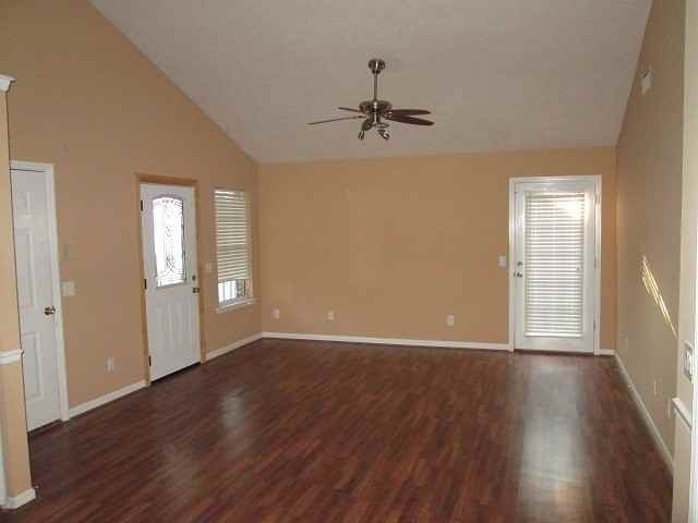 610 Freedom Ct - Photo 3 of 7