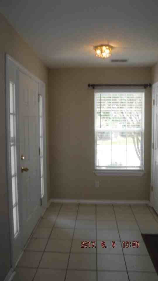 110 University Pkwy - Photo 5 of 11