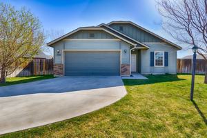 featured image of 1052 N Starbright Ln