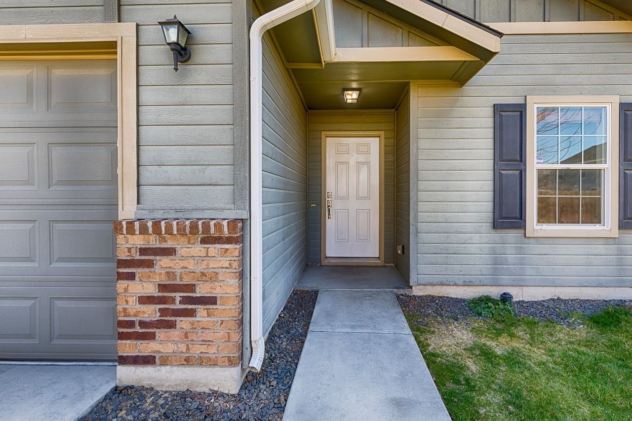 1052 N Starbright Ln - Photo 5 of 28