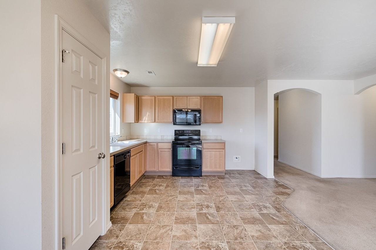 1052 N Starbright Ln - Photo 6 of 28