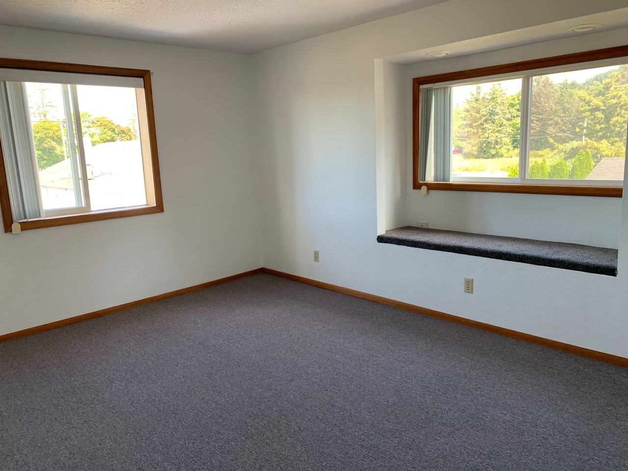 1285 Avenue A - Photo 2 of 29