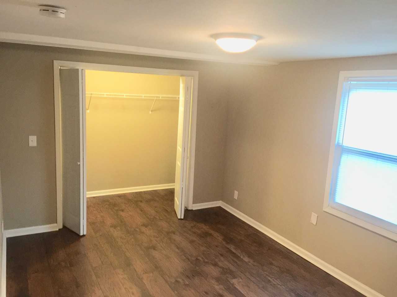 902 Gibson Dr - Photo 4 of 14