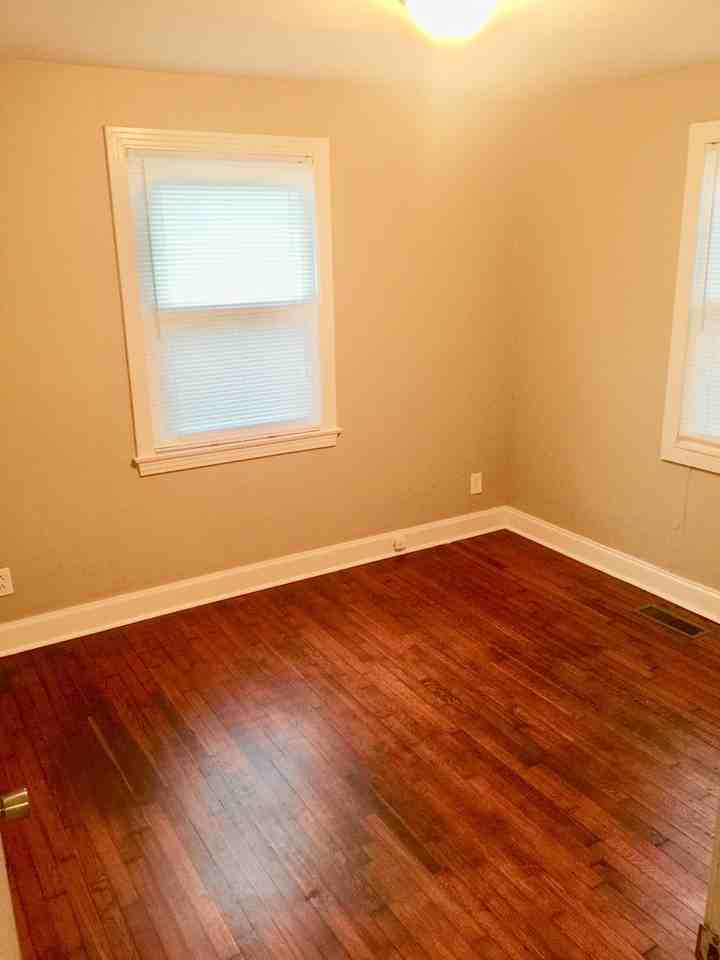 902 Gibson Dr - Photo 7 of 14