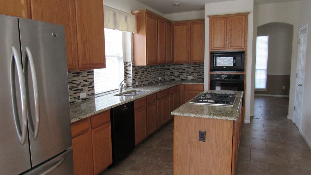 2033 Creole Dr - Photo 2 of 13