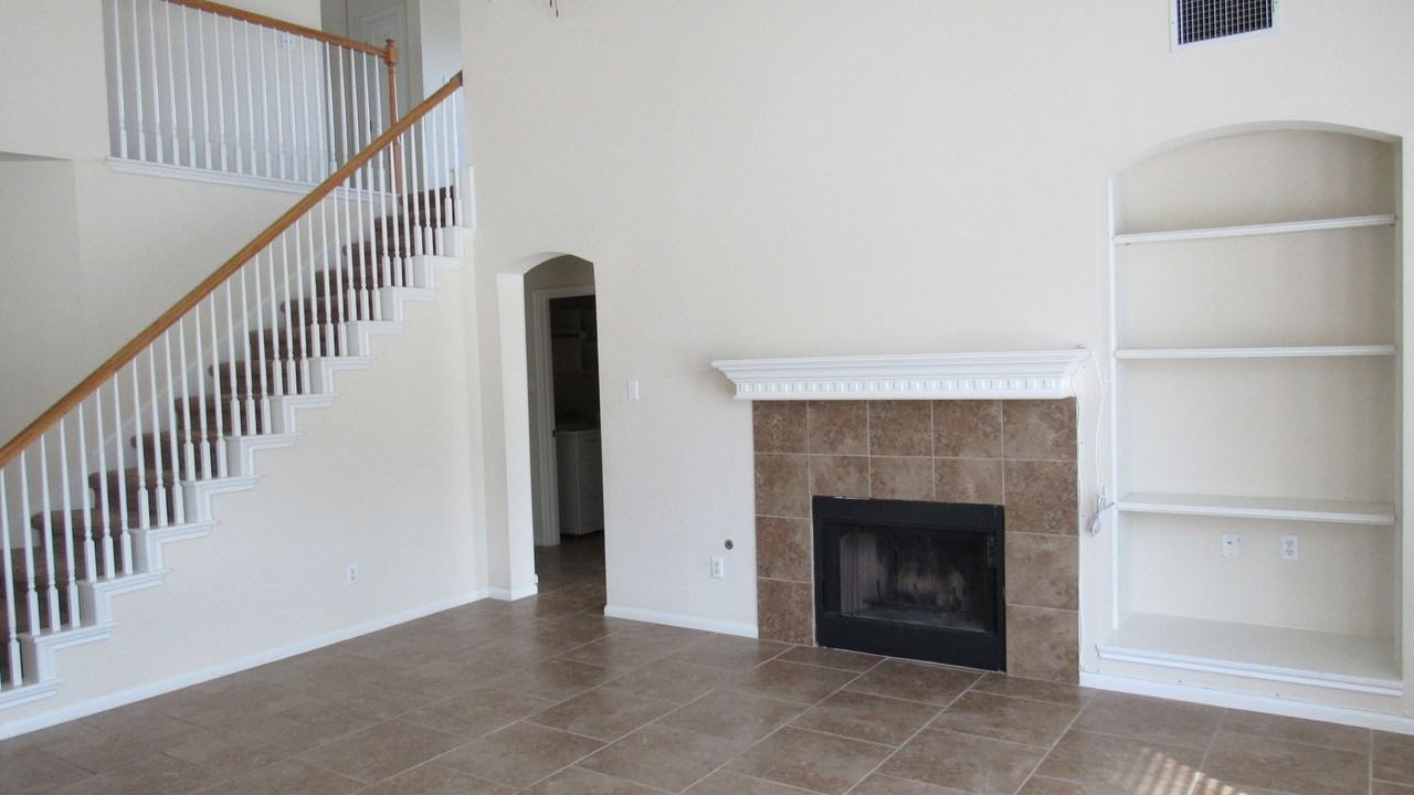 2033 Creole Dr - Photo 4 of 13