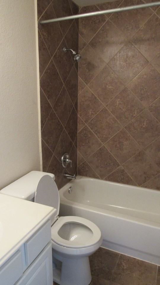 2033 Creole Dr - Photo 6 of 13