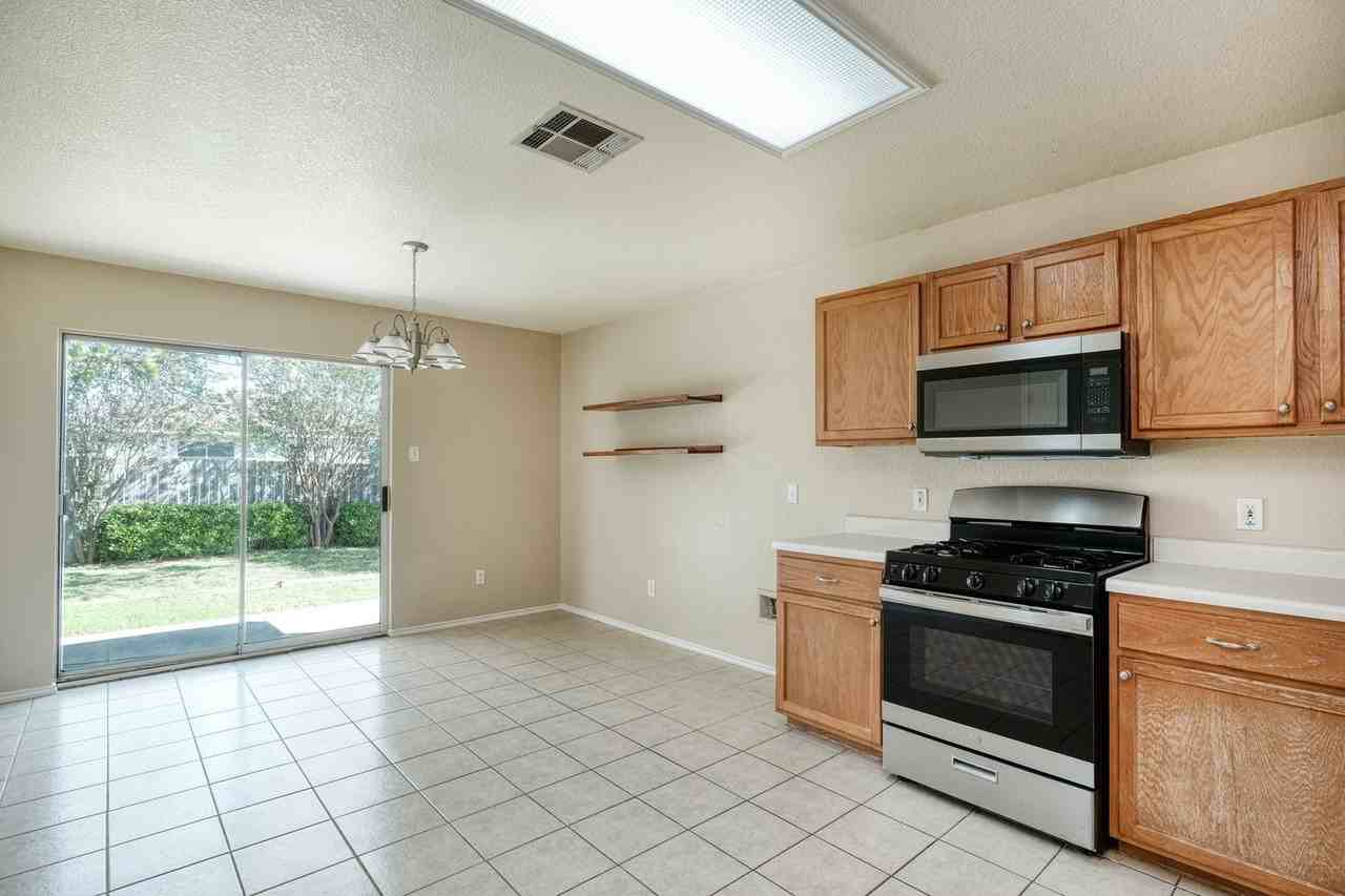 124 Hunter Rex Way - Photo 4 of 13