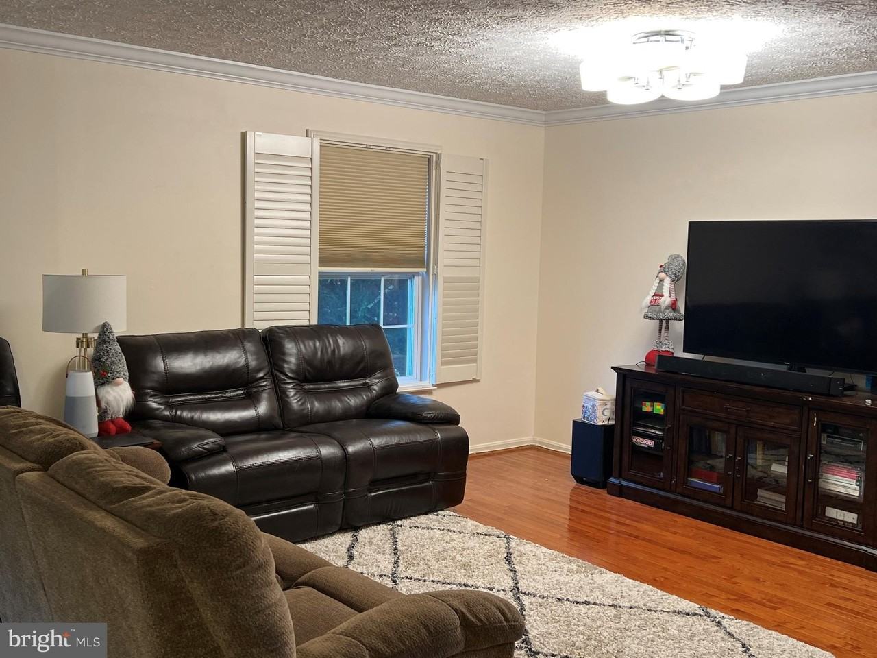 11927 Hunters Run Dr - Photo 4 of 12