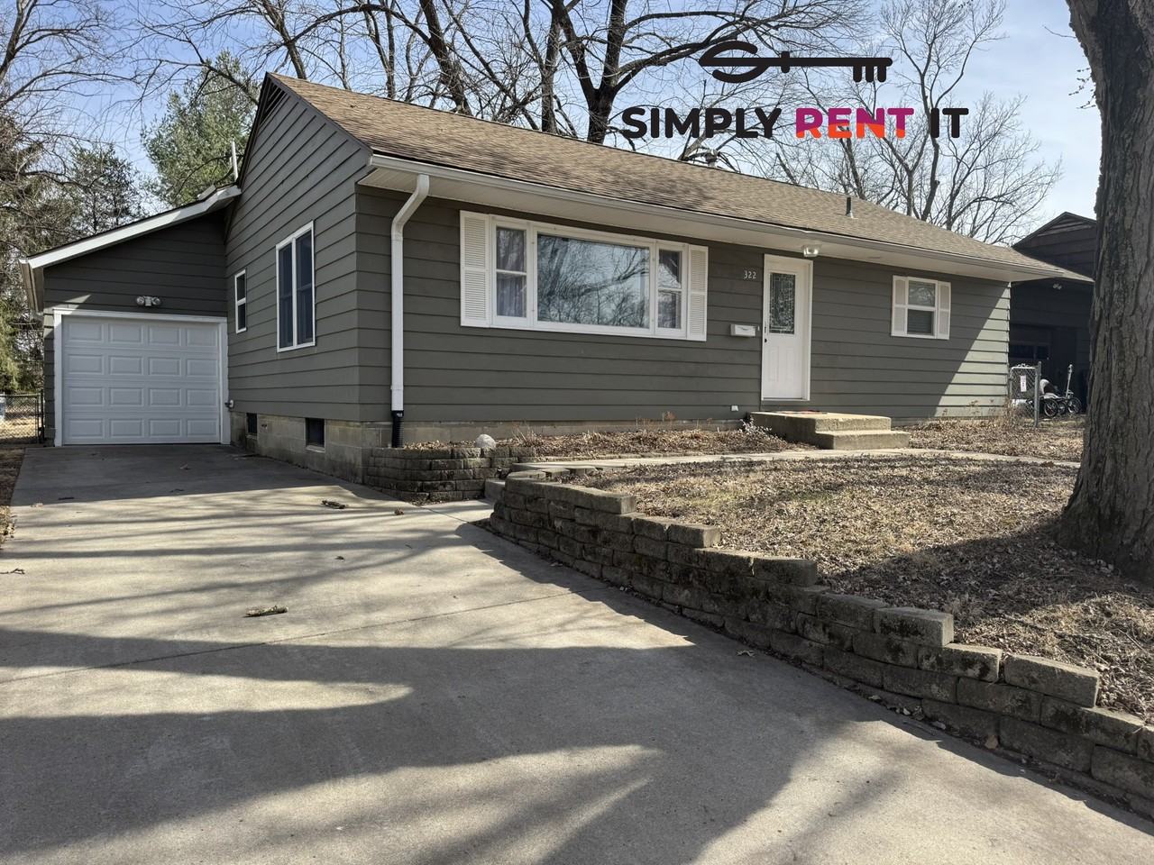 322 Hilltop Rd - Photo 2 of 23