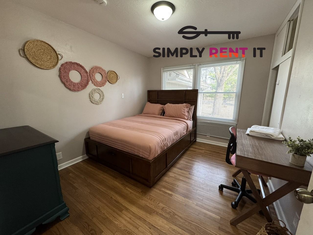 322 Hilltop Rd - Photo 6 of 23
