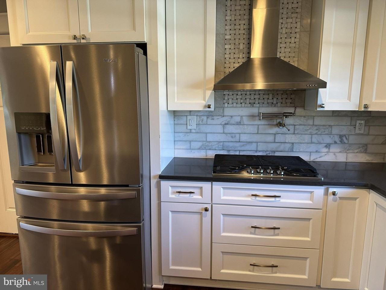 11809 Rivershore Dr - Photo 4 of 22