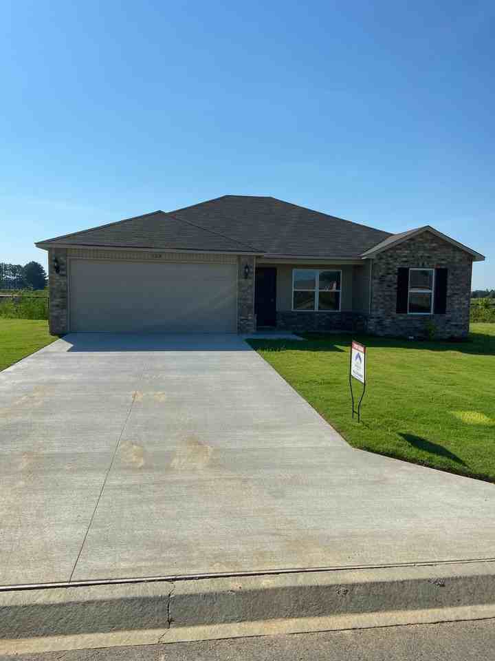 108 Ellis Dr - Photo 4 of 20