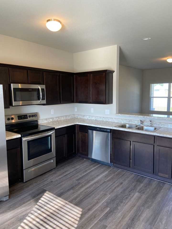 108 Ellis Dr - Photo 7 of 20