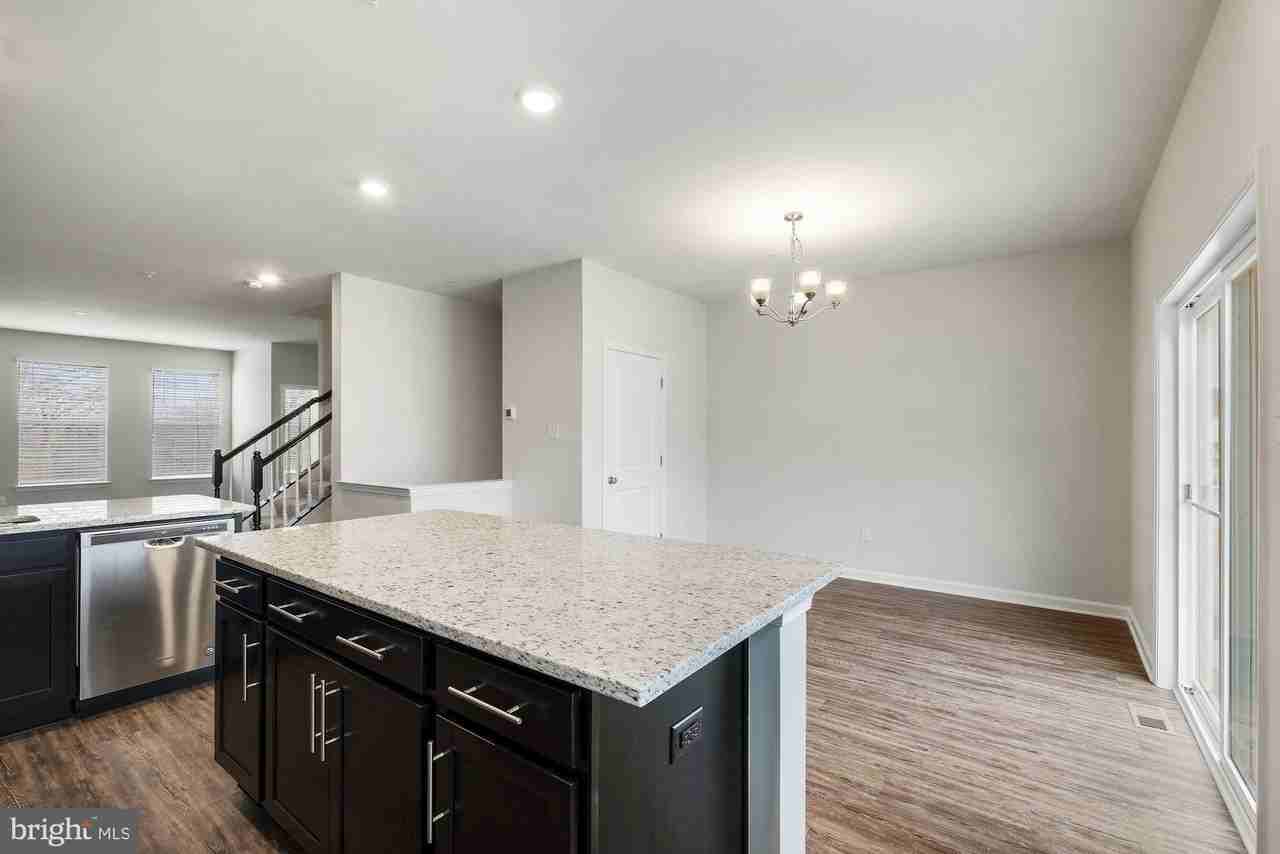 5131 Constitution St - Photo 7 of 28