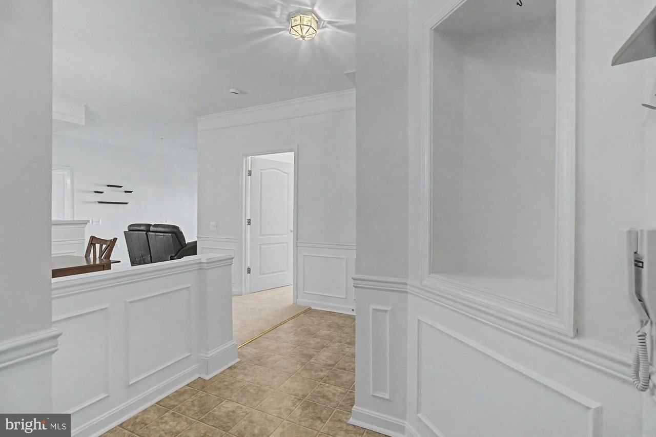 407 Aggies Cir Unit D #4 - Photo 6 of 35