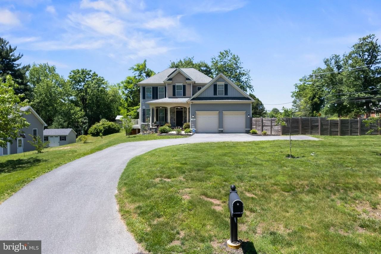 5790 Hunt Club Rd - Photo 4 of 50