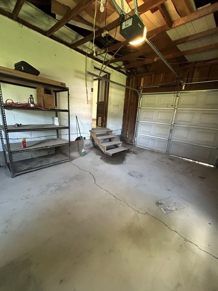 403 E Jefferson St - Photo 7 of 11