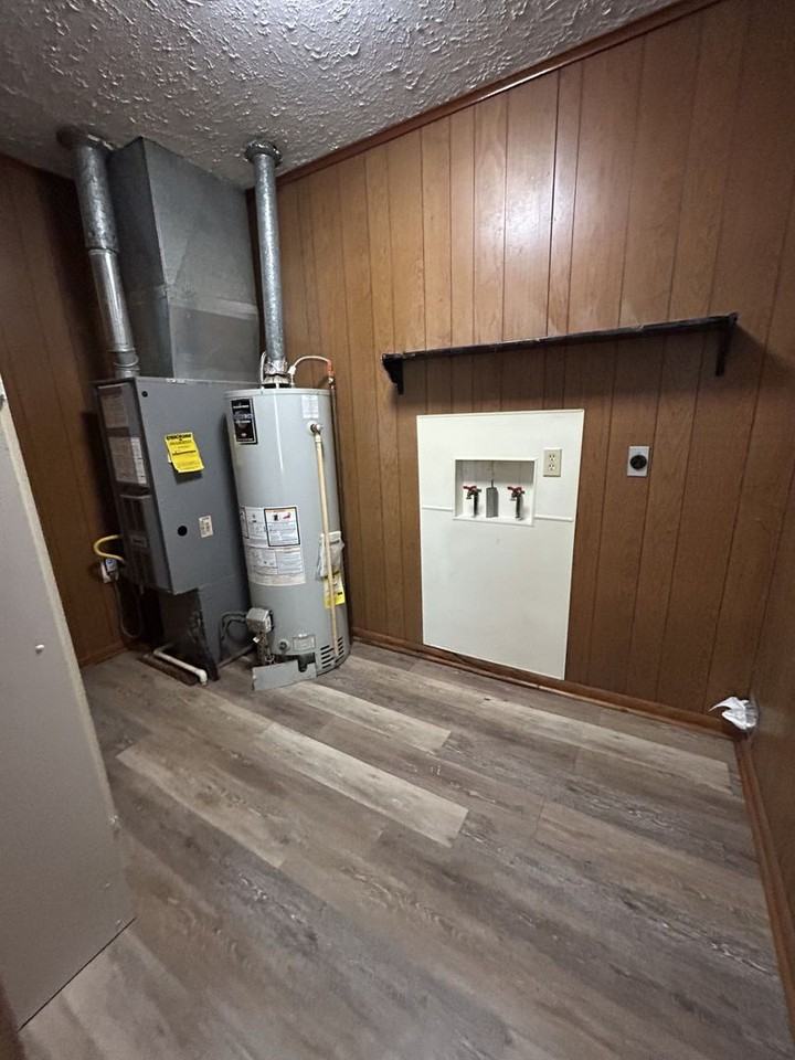 1007 E Monroe St - Photo 7 of 10