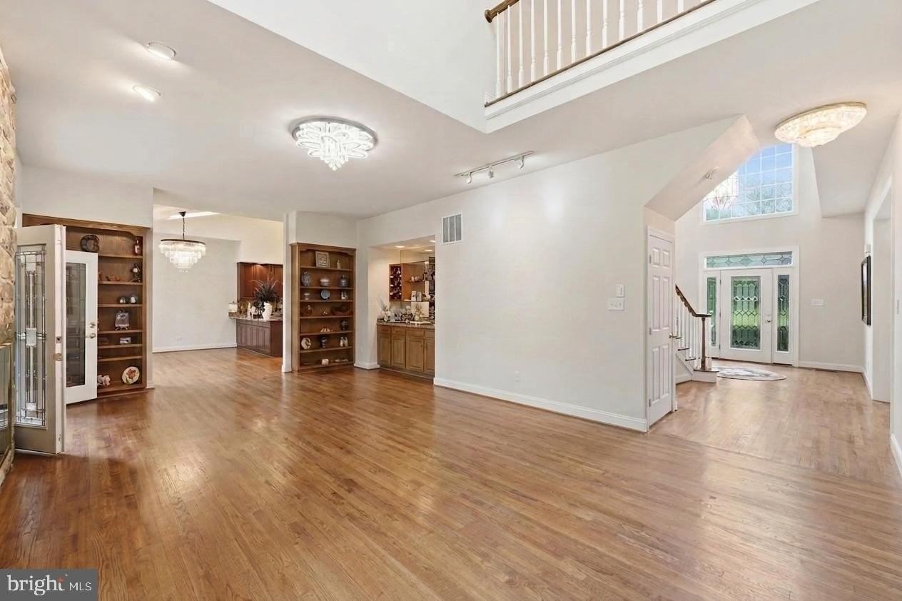 13010 Boswell Ct - Photo 5 of 21