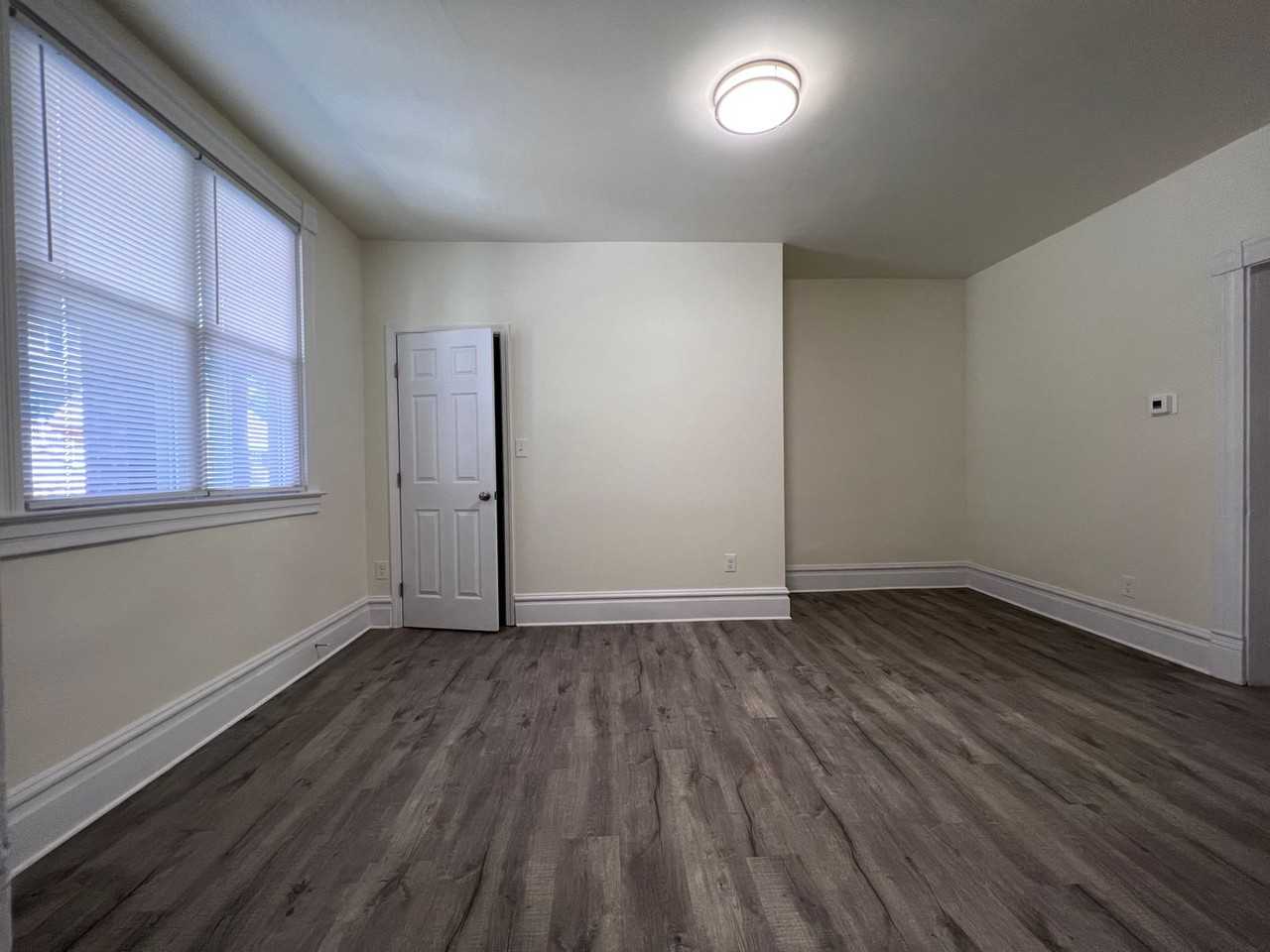 2918 Devlin St - Photo 2 of 33