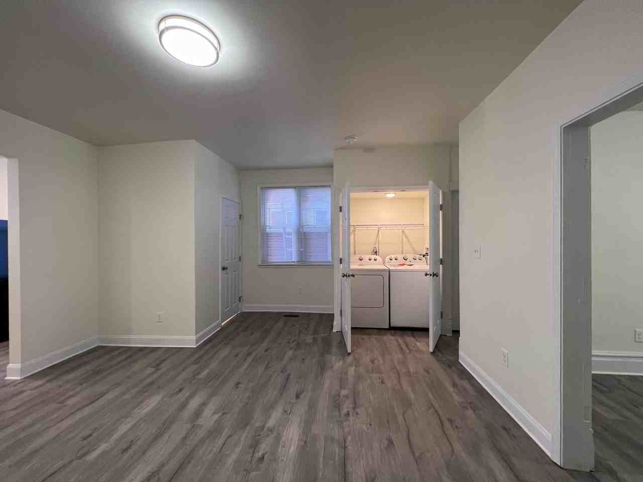 2918 Devlin St - Photo 4 of 33