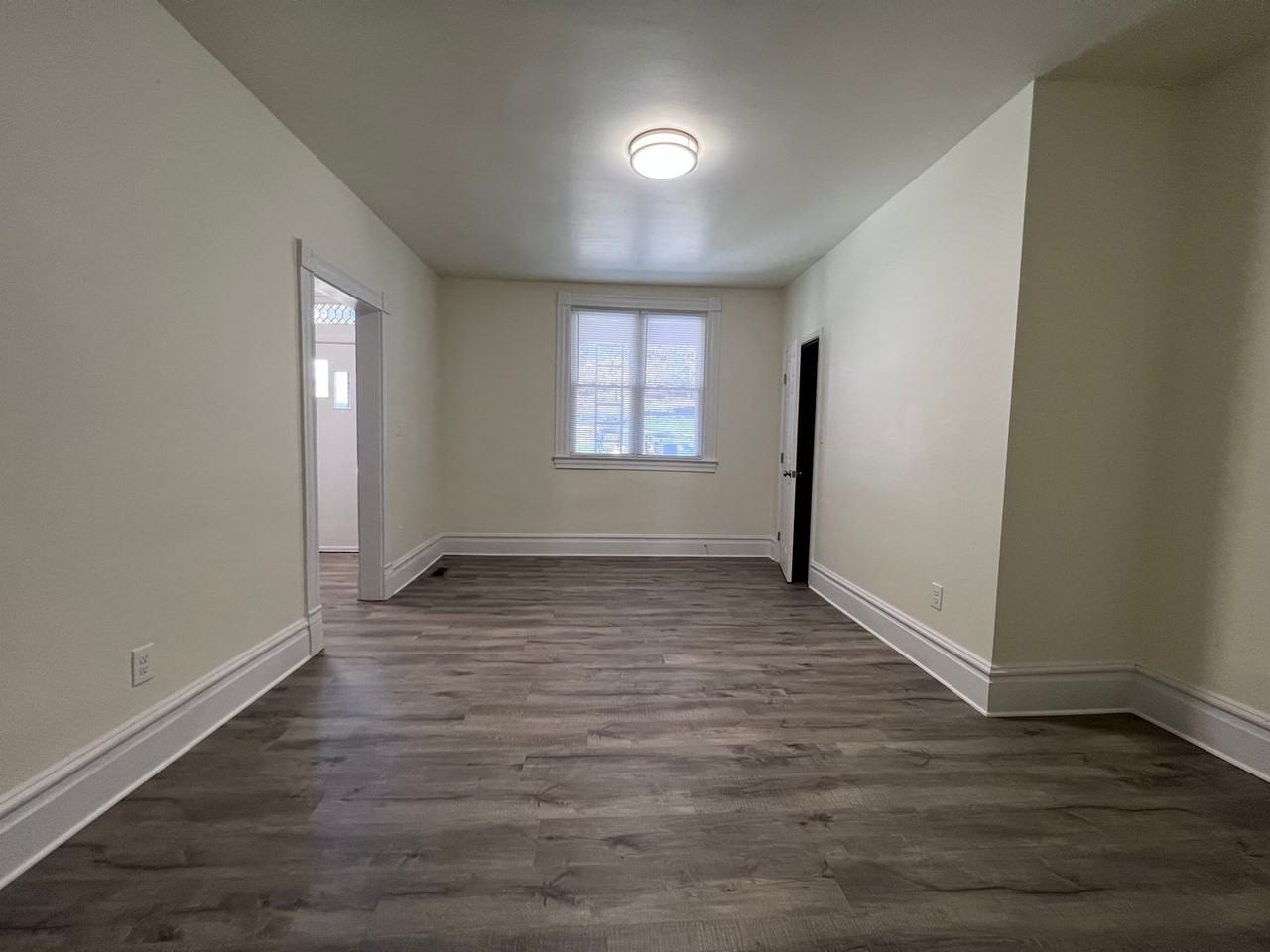 2918 Devlin St - Photo 5 of 33