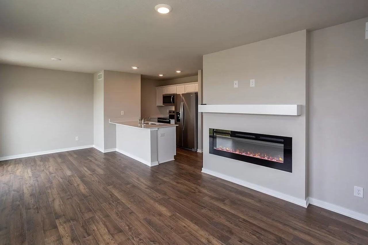 1112 Cove St Se - Photo 3 of 10