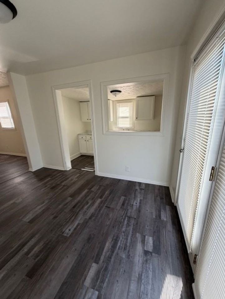 1351 Parrish Ave - Photo 4 of 17