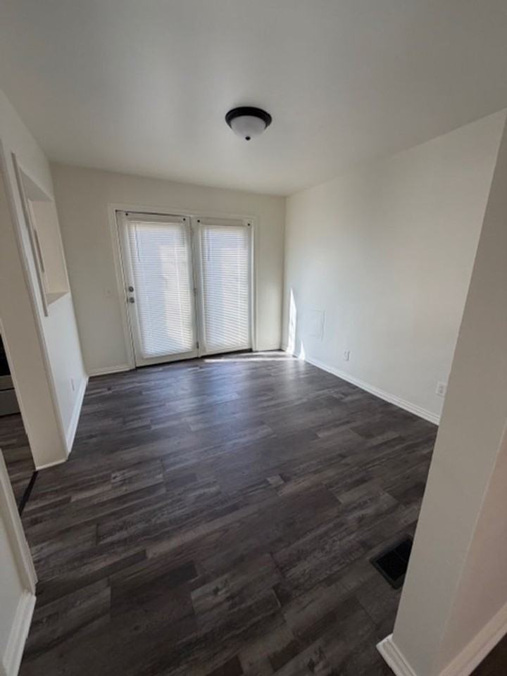 1351 Parrish Ave - Photo 5 of 17