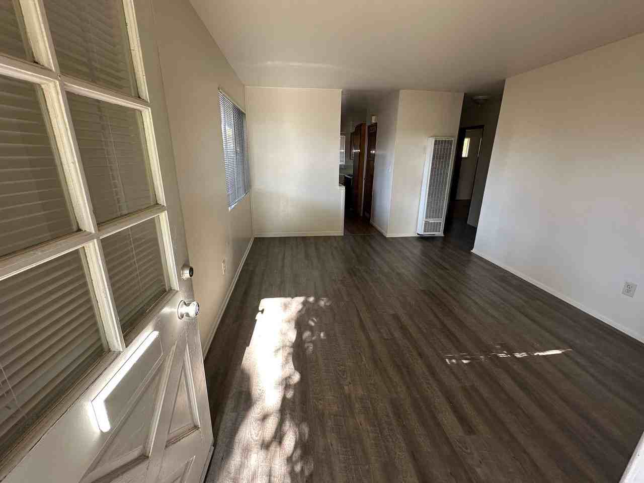 628 E Chapel St #A - Photo 3 of 14