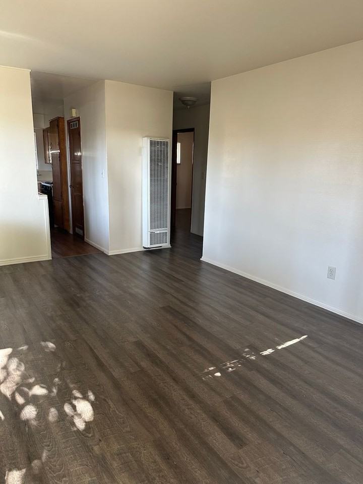 628 E Chapel St #A - Photo 5 of 14