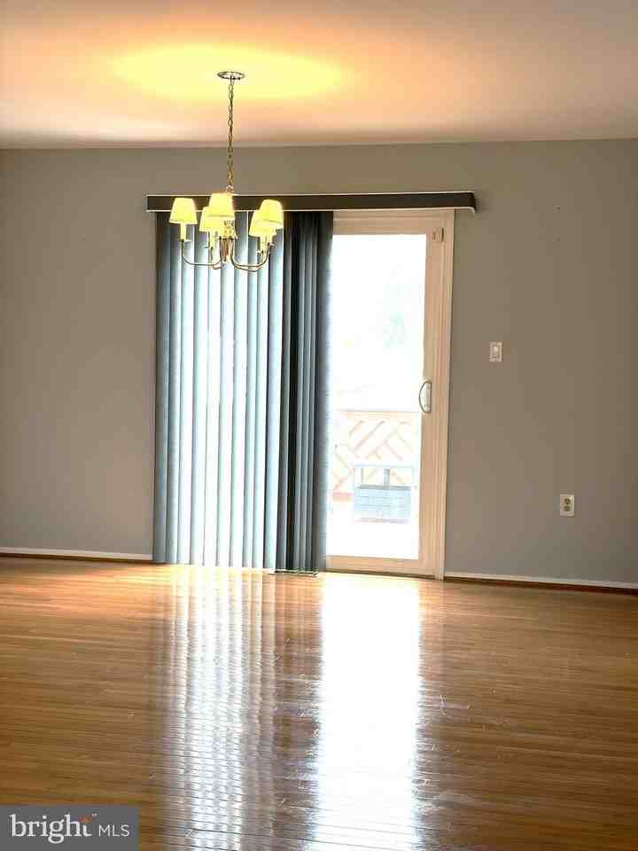 6410 Coleton Ct - Photo 6 of 30
