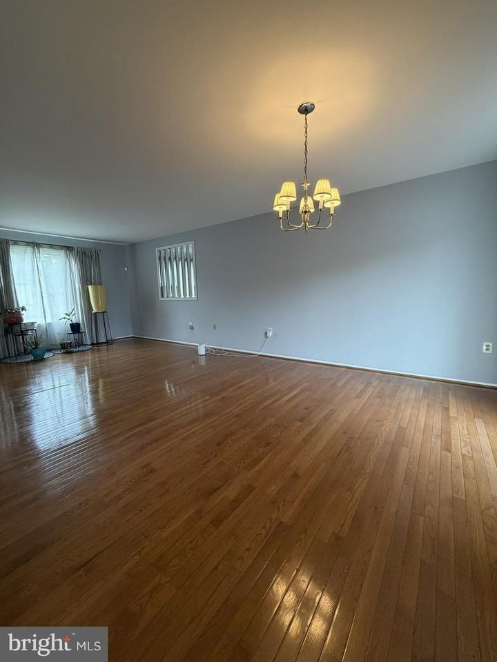 6410 Coleton Ct - Photo 7 of 30