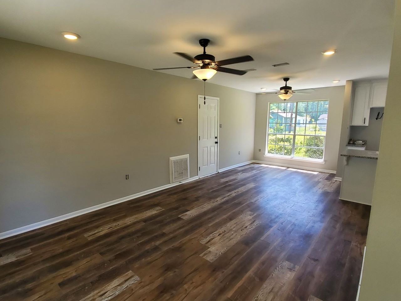 103 Greene Dr - Photo 4 of 19