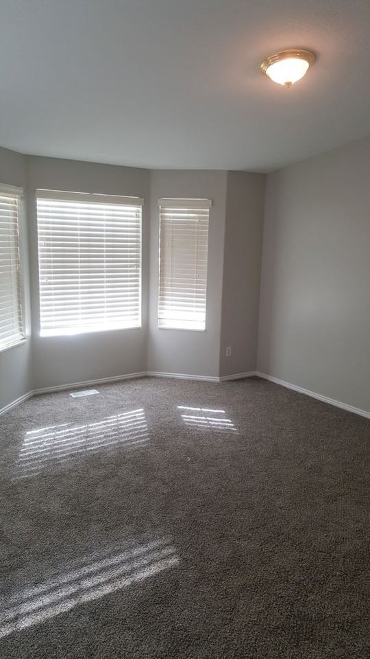 975 E 170 N - Photo 2 of 21