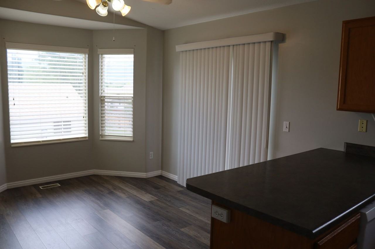 975 E 170 N - Photo 4 of 21