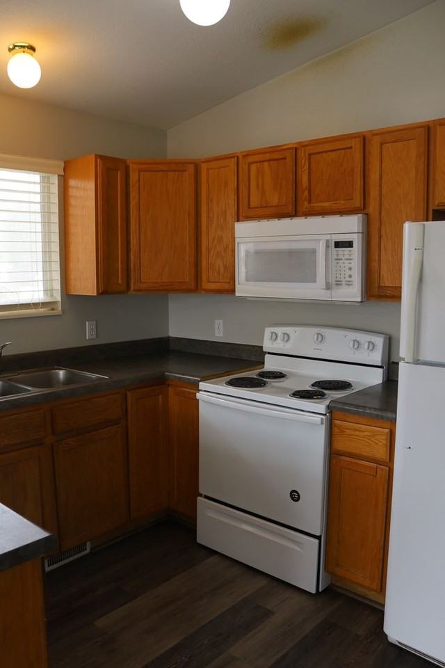 975 E 170 N - Photo 5 of 21