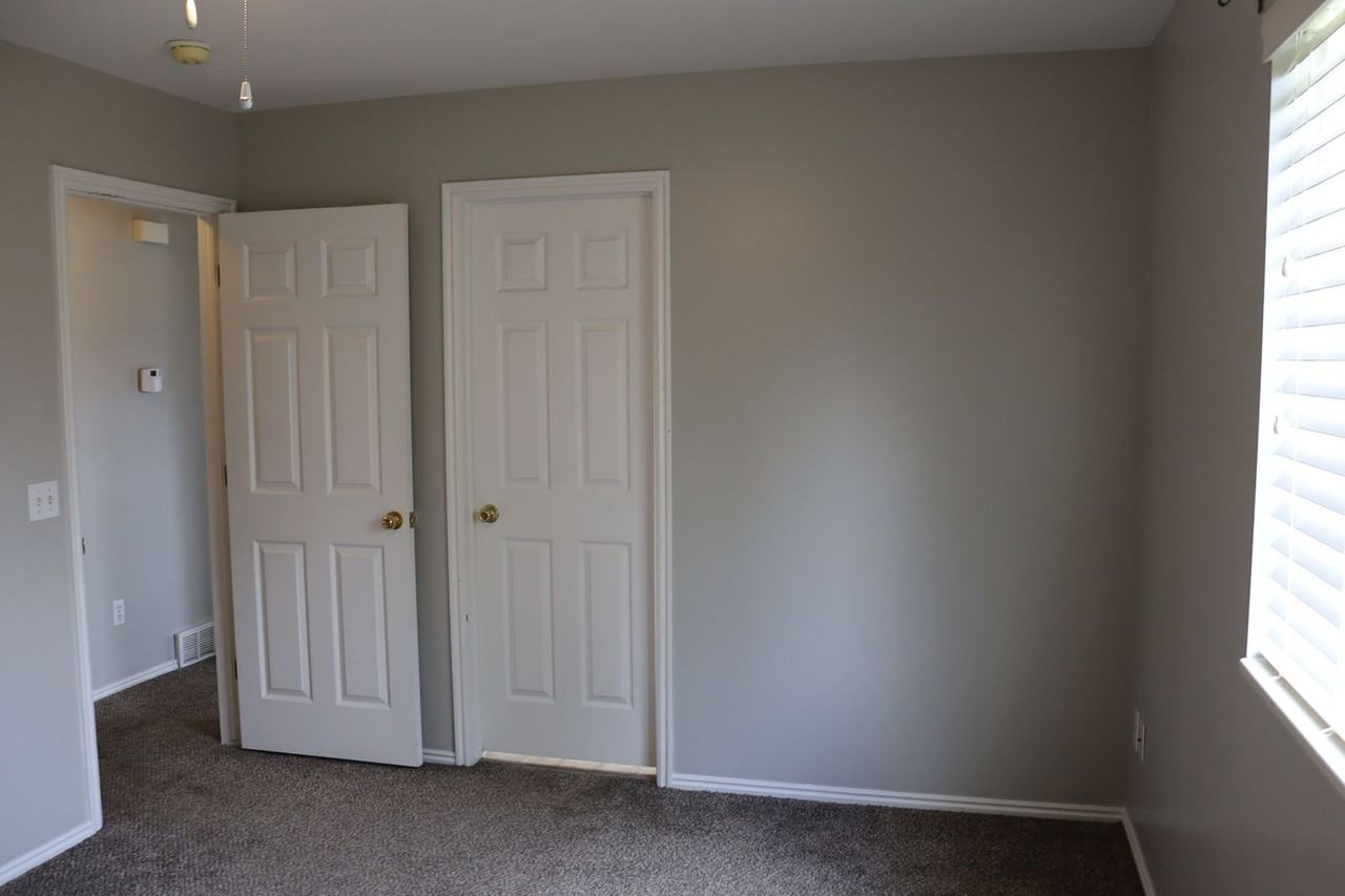 975 E 170 N - Photo 7 of 21