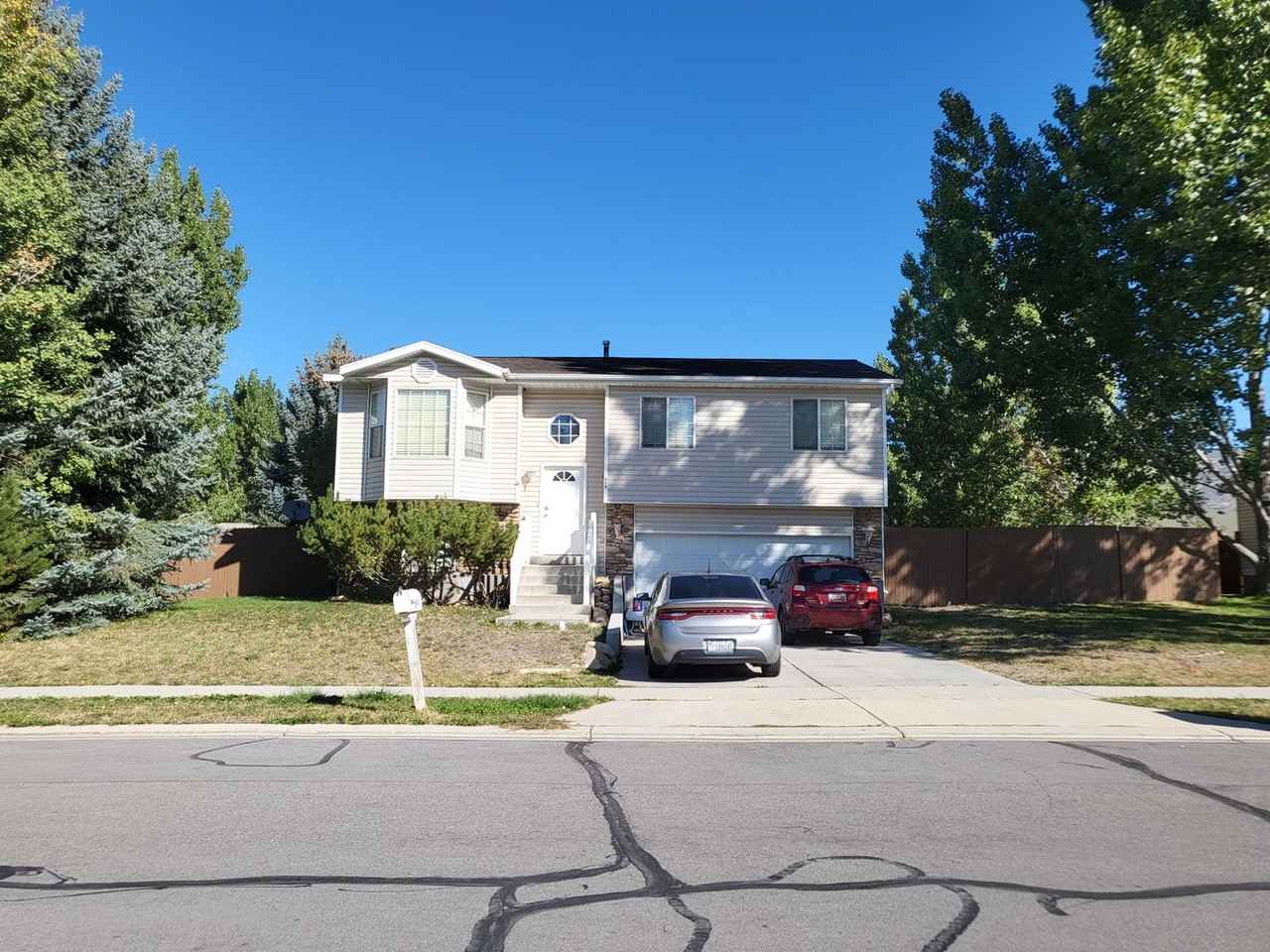 975 E 170 N - Photo 3 of 27