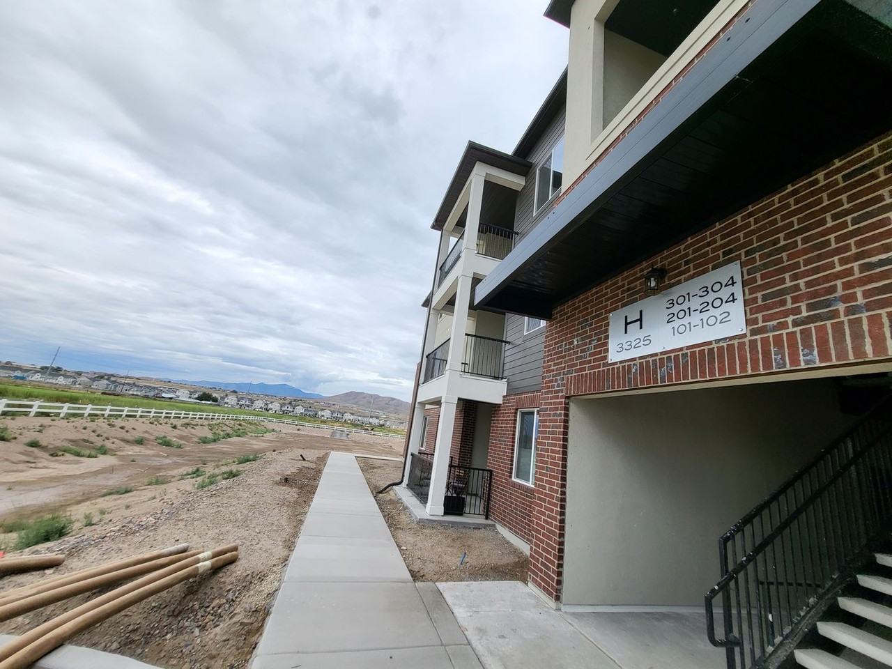 3325 W 1830 N - Photo 3 of 35