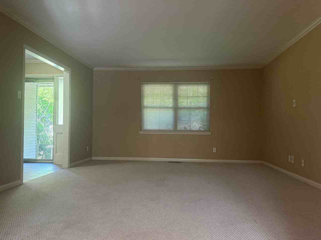 323 Auburn Dr - Photo 3 of 43
