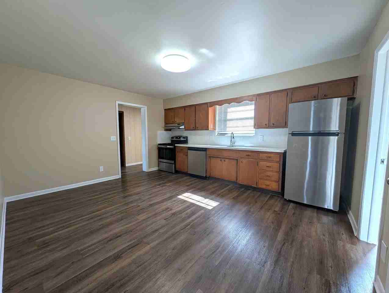 6036 Bizier Rd E - Photo 4 of 22