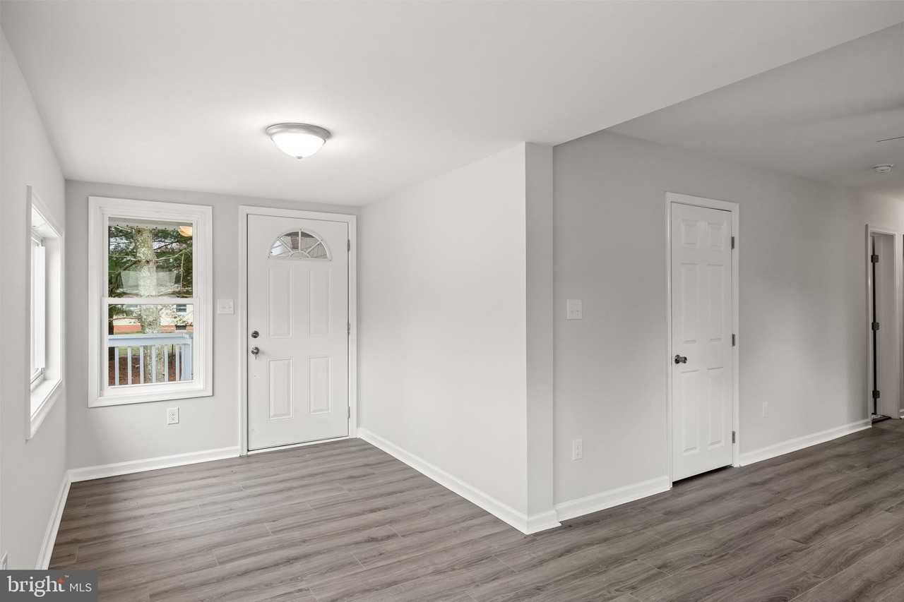 467 W Atlantic Ave - Photo 5 of 20