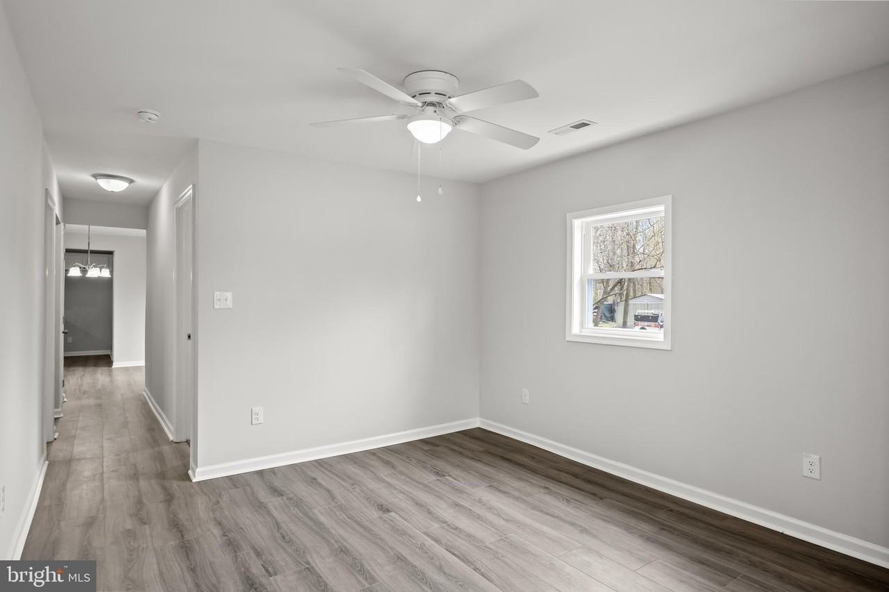 467 W Atlantic Ave - Photo 6 of 20
