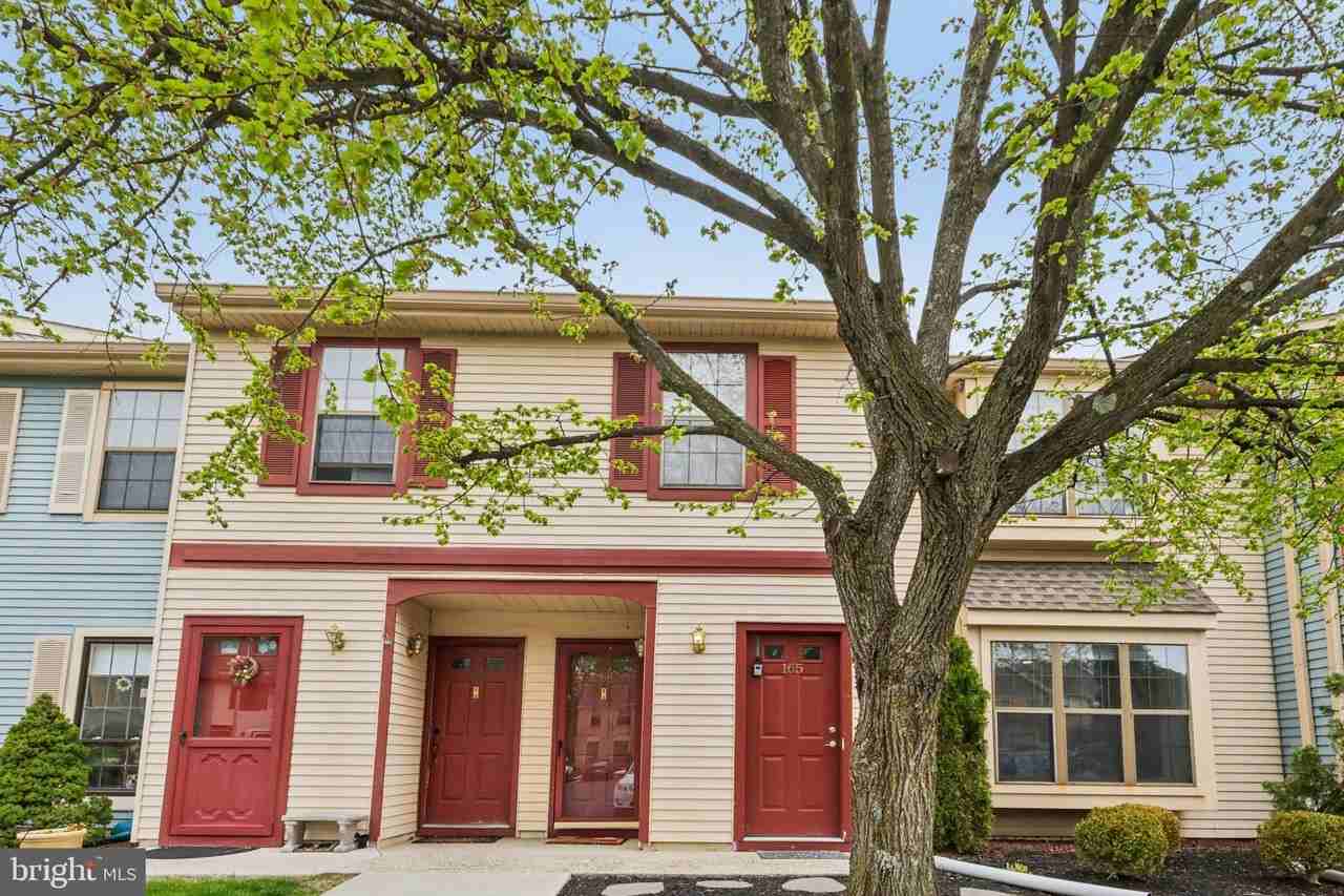 165 Wyndham Pl - Photo 2 of 34