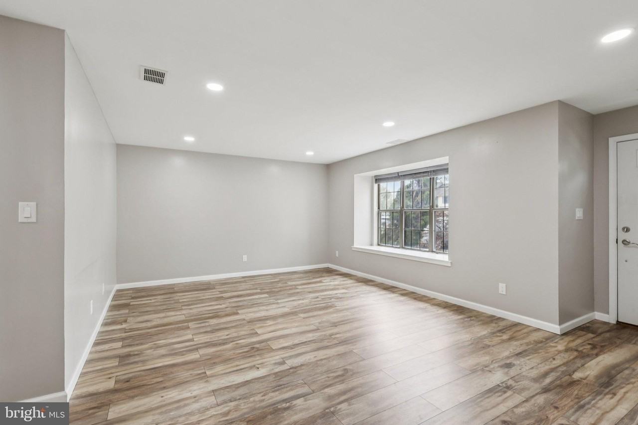 165 Wyndham Pl - Photo 6 of 34