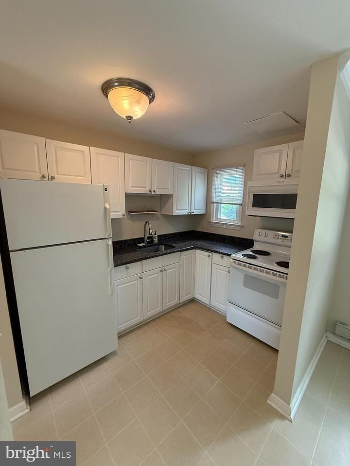 24 George St #6 - Photo 5 of 14