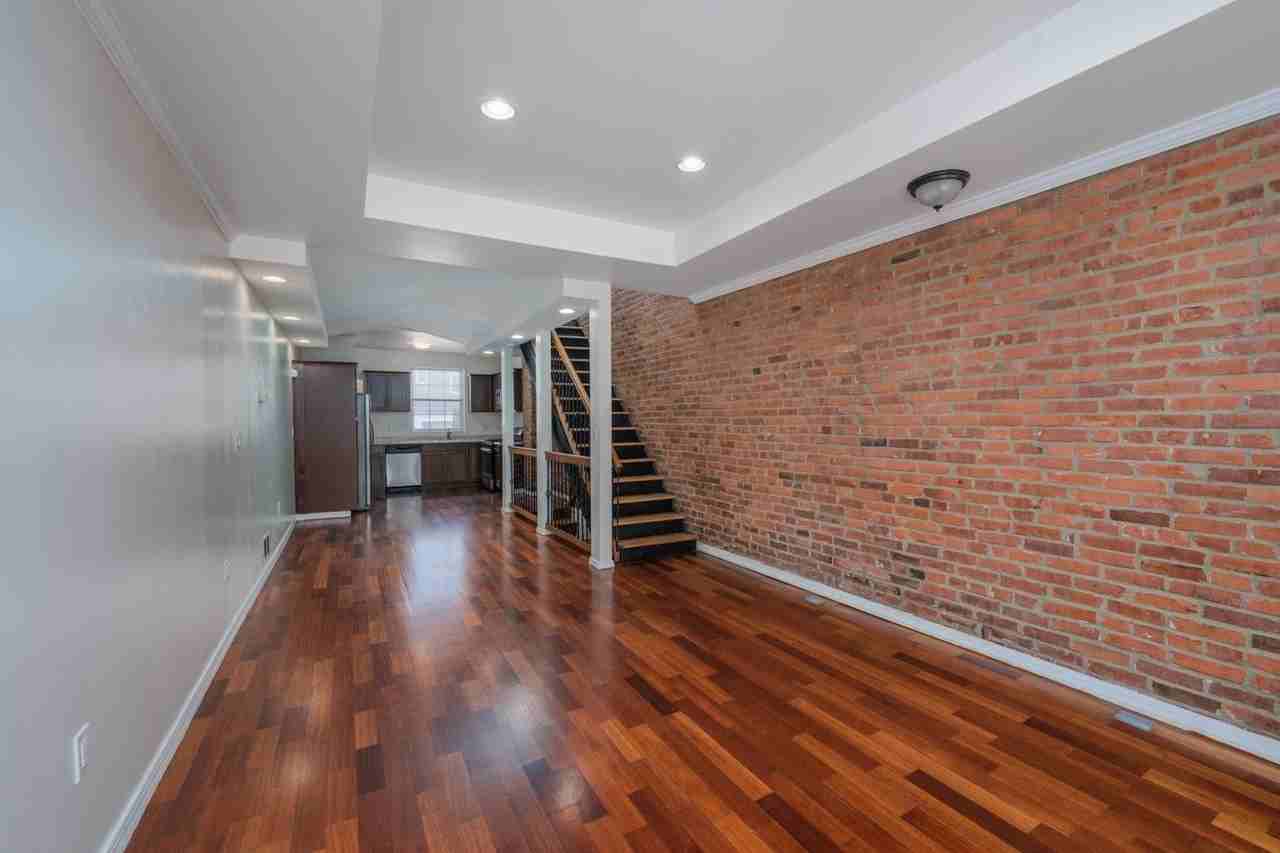 3218 E Lombard St - Photo 3 of 20